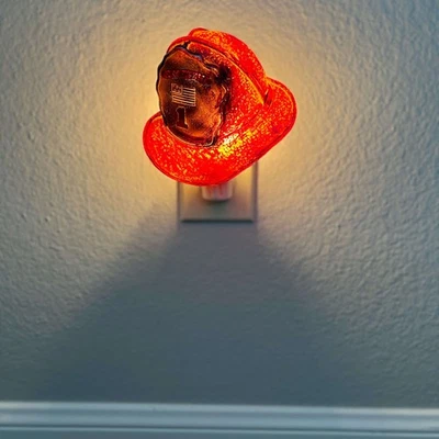 Красный шлем пожарного ночник герой дань с лампочкой настенная вилка смола - Изображение 1 из 4