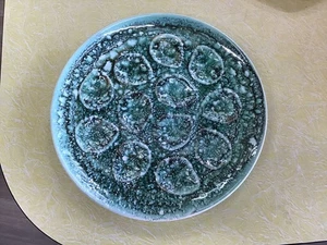 Plato de ostra mayólica MCM Niderviller vintage - Mousse verde - Francia - 32,5 cm  - Imagen 1 de 4