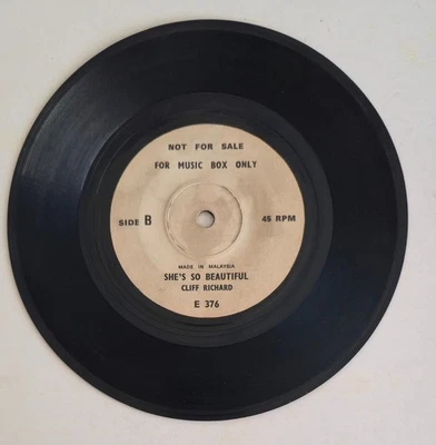CLIFF RICHARD (THE SHADOWS) "SHE'S SO BEATIFUL" MALAYSIAN SP - Image 1 of 2