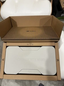 NVIDIA GeForce RTX 5090 Founders Edition 32GB GDDR7 Graphics Card NEW IN HAND - Picture 1 of 2