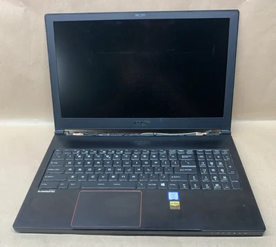 MSI MS-16K2 15.6", Intel i7-7700HQ@2.8GHz, 16GB RAM, GeForce GTX 1060, Sin SSD/OS Foto 1 de 4