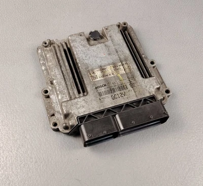 Computadora motor ECU Mitsubishi FUSO Canter 4P10T4 0281020173 MK667731 USADA Foto 1 de 4