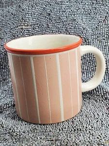 Taza Rayas Cerámica Reciclada Hogar y Mano con Magnolia Rosa Claro con Naranja - Imagen 1 de 9