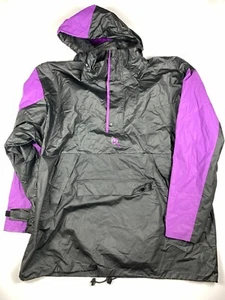 XENA Warrior Princess Herren XL schwarz PVC Regenmantel Windbreaker Jacke lila Kapuze - Bild 1 von 16