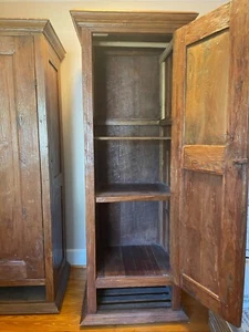 SALE- Antique Early American 18th Century Chimney Cupboard in Great Condition - Picture 1 of 4