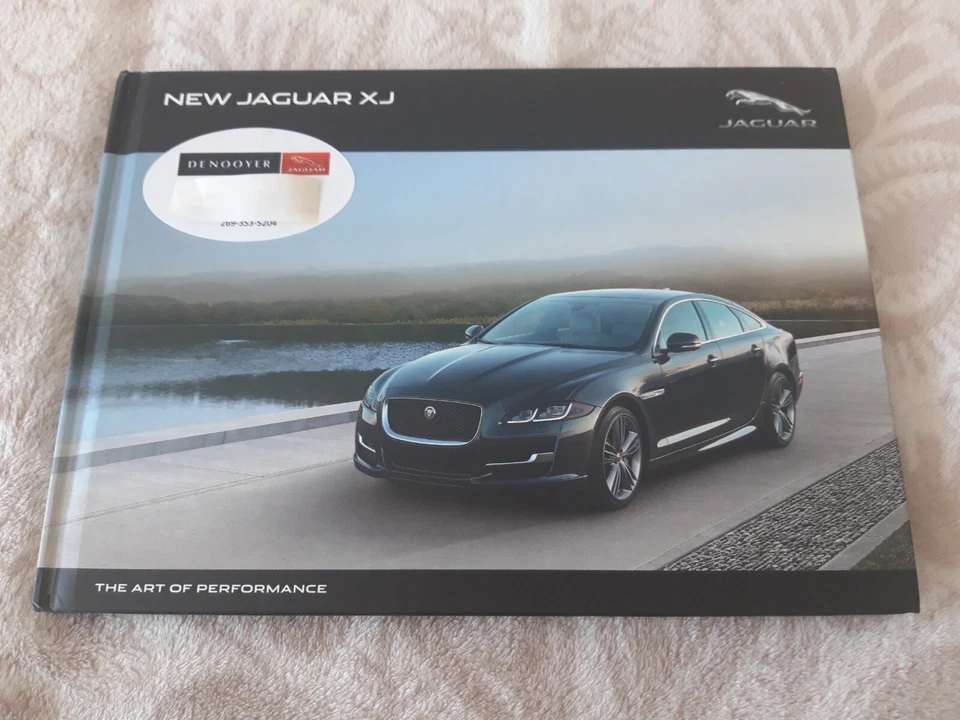 2016 Jaguar XJ в твердом переплете брошюра проспект каталог английский США 92 страницы - Изображение 1 из 1