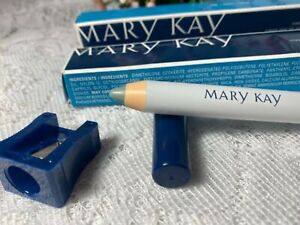 Mary Kay Weekender Eye Pencil With Sharpener .08oz (SAGE) #041015