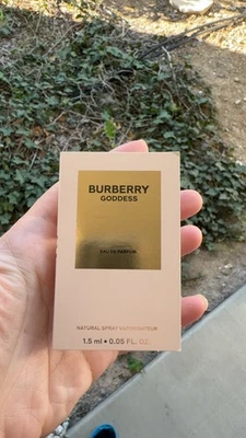 Burberry Goddess Eau de Parfum EDP Sample Spray .05oz, 1.5ml New in Card - Image 1 of 3