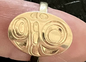 Haida-Design Gold and Silver Ring by Bill Bellis - Picture 1 of 6