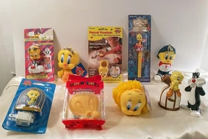 Lot of TEN 1990s Tweety Bird & Sylvester Bathroom & Stuffed & Salt & Pepper - Picture 1 of 17