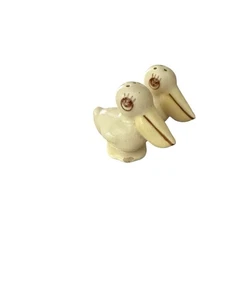 Vintage Pelican Salt and Pepper Shakers Mid-Century Ceramic Off White Kitschy - Picture 1 of 11