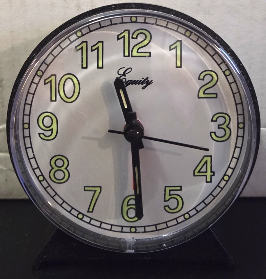 🔥🔥EQUITY BY LA CROSSE ANALOG QUARTS ALARM CLOCK #14077 BLACK *TESTED/WORKING* - Image 1 of 4