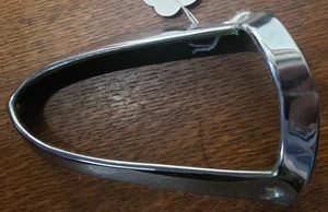 1949 Ford Parking Light Bezel - Left Free Shipping - Foto 1 di 7