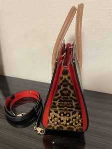 Christian Louboutin Bolso de Mano 2 Vías Bolso de Hombro Paloma Pequeño Tachuelas Negro Leopardo - Imagen 1 de 10