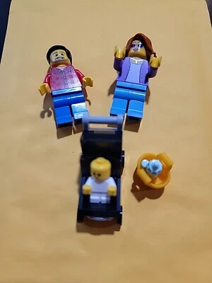 Lego Town City Park Mom Dad And Baby In Black Stroller Basket Bottle - Image 1 of 4