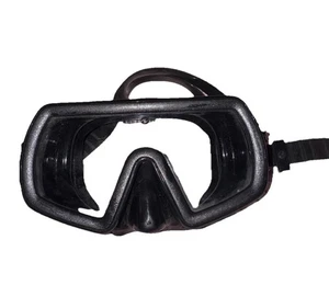Aqua Lung Single Lens Dive Mask All black  WITH CASE Silicone Skirt for Scuba - Picture 1 of 7