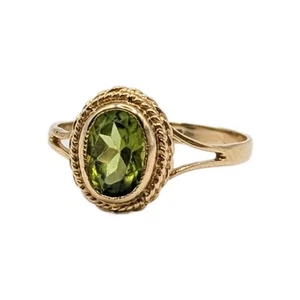 Ladies 9ct Yellow Gold Round Green Peridot Classic Solitaire Ring Size N - Picture 1 of 5