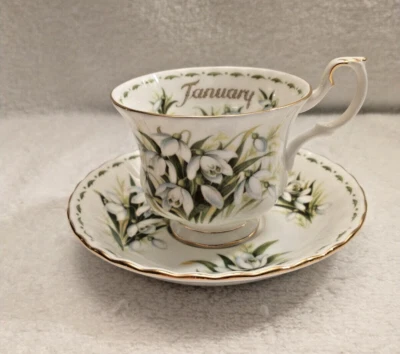 Juego De Colección De 12 Tazas Y Platillos Royal Albert Bone China Serie Flor Del Mes Foto 1 de 4