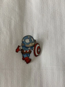 Marvel Ex 2019 SDCC Pin Skottie Young Blind Box Capitán América EN MANO - Imagen 1 de 1