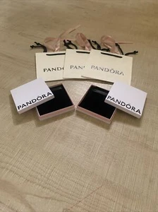 Originali PANDORA 2 Scatole e 3 Buste Confezioni Regalo. NUOVE - Foto 1 di 2