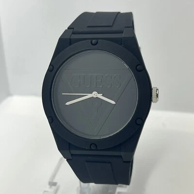 Мужские часы GUESS Iconic сталь полностью черный силиконовый ремешок 42 мм U0979L2 - Изображение 1 из 4