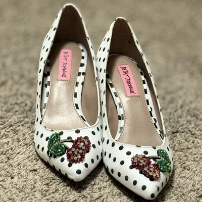 Zapatos de salón Betsey Johnson a lunares estrás cereza para mujer talla 7,5 nuevos sin etiquetas Foto 1 de 4