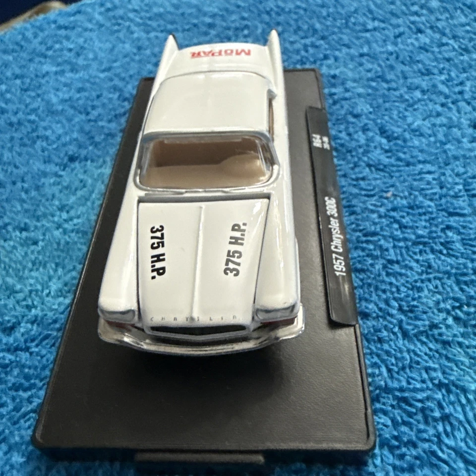 Chrysler 300 C 1957 edición limitada 1/64 M2 años 50 "Mopar Racing" coche de carreras M2 Foto 1 de 4