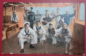 MÚSICOS A BORDO BUQUE DE GUERRA DE ESTADOS UNIDOS - POSTAL ANTIGUA - Imagen 1 de 2