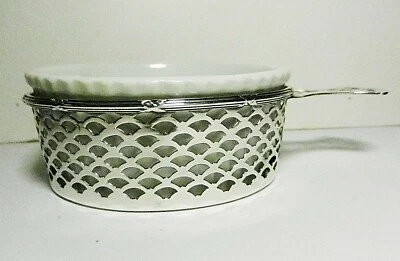 Porta condimentos perforados Meriden Britannia de plata de ley #131 - con ramekin - 1895  Foto 1 de 4