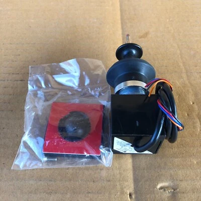 TELEMECANIQUE XDA-V11131 ANALOG OUTPUT JOYSTICK CONTROLLER 035003 XDAV11131 - Image 1 of 4