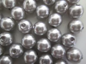 100 Perlen Dekoperlen rund Grau Silber 8mm Tischdeko Wachsperlen PL 090 NC DE - Bild 1 von 3