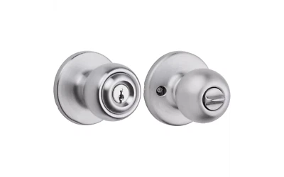 Kwikset Serie 400P Polo Perilla de Entrada con Llave, Cromo Satinado Foto 1 de 4