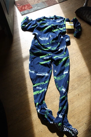 Adult Small Seattle Seahawks NFL Team Apparel One Piece Footie Pajamas Cover