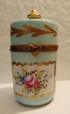 Boîte ancienne à  cigarettes à tabac porcelaine de Limoges peinte main et signée - Photo 1/4