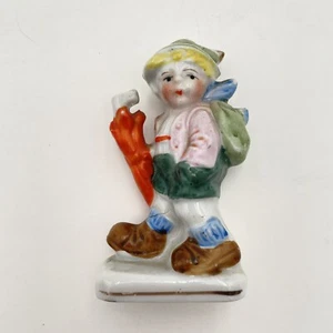 Vintage Porzellan besetzter Japan Junge Wandern mit Regenschirm - Bild 1 von 8