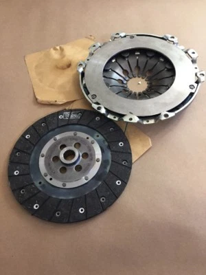 Kit de embrague Valeo 52405602 para Volkswagen Passat 2003-2004 Foto 1 de 3