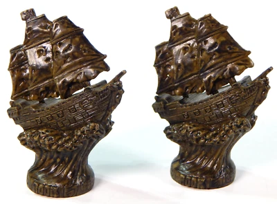 PIRATES OF THE CARIBBEAN CHESS 2 GREEN ROOKS REPLACEMENT WORLDS END DISNEY 2007 - Image 1 of 2