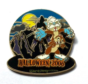 Disney Pin Badge Haunted Parks 2006 - Chip and Dale & Expedition Everest - Picture 1 of 2