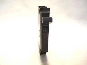 NEW GE GENERAL ELECTRIC THQP1120 1 POLE 20 AMP CIRCUIT BREAKER - Picture 1 of 2