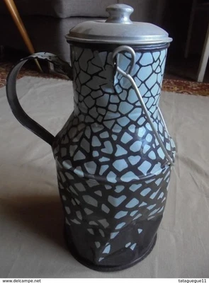 Ancien - Pot à lait en aluminium repeint Décoration artisanal - Photo 1/4