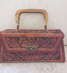 Vintage braun verzierte Leder Box Handtasche Handtasche mit Lucite Griff EMMA LEE Drehverschluss - Bild 1 von 14