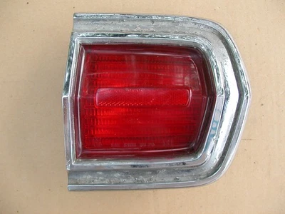 Plymouth Fury 1966 HDTP/sedán - OEM luz trasera exterior derecha pasajero Foto 1 de 4