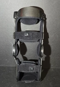 Ginocchiera leggera media sinistra con grafite carbonio (trattata) - Foto 1 di 15