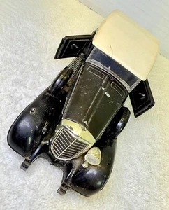 1933 Cadillac Fleetwood Die-Cast Model Car – Signature Models – 1:24 Scale – Rea - Picture 1 of 7