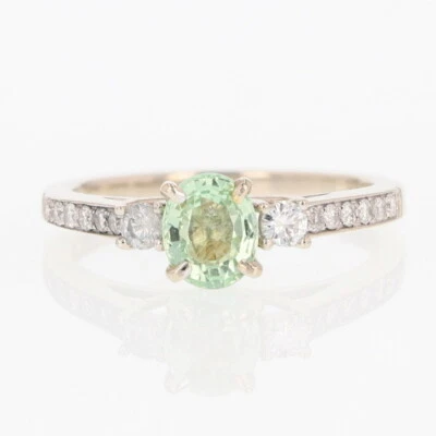 Anillo de espinela verde creado en laboratorio de 1,29 quilates con detalles de diamantes de oro blanco de 14 k talla 7 Foto 1 de 4