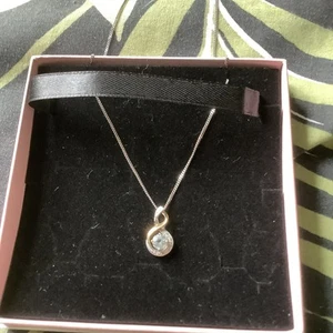 9ct Gold And Silver Pendant With Diamonds Elements On A Silver 18 Inch Chain - Picture 1 of 5