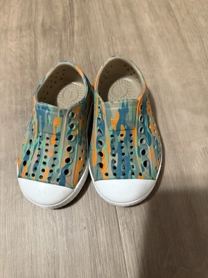 Native Toddler Shoes Flax Tan Jefferson Sugarlite Print Size 5C Worn Once - Image 1 of 4