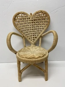 Natürlicher Korb Rattan Pfau Herz Stuhl Puppe oder Pflanze Ständer 10 Zoll hoch - Bild 1 von 6