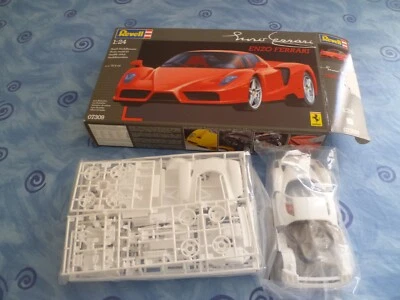Revell Ferrari Enzo Ferrari 1:24 (Bausatz) - Bild 1 von 3