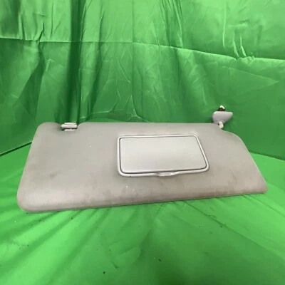 Nissan Titan y Armada Infiniti QX56 2004-2015 pasajero lado derecho parasol diestro Foto 1 de 4